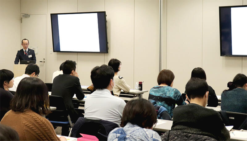 調剤報酬改定から読み解く、「薬剤師に求められる役割」とは？-ファーマシーセミナーレポート-