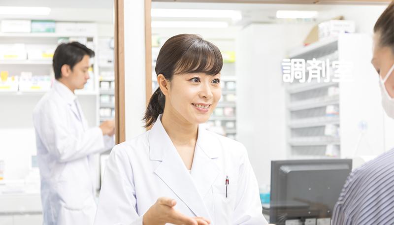 「調剤併設型ドラッグストア」で働く薬剤師の仕事内容は？メリットや注意点についても解説【薬剤師のお仕事ガイド】
