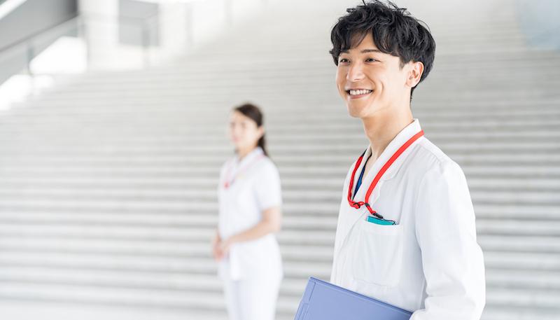 病院薬剤師の年収は？