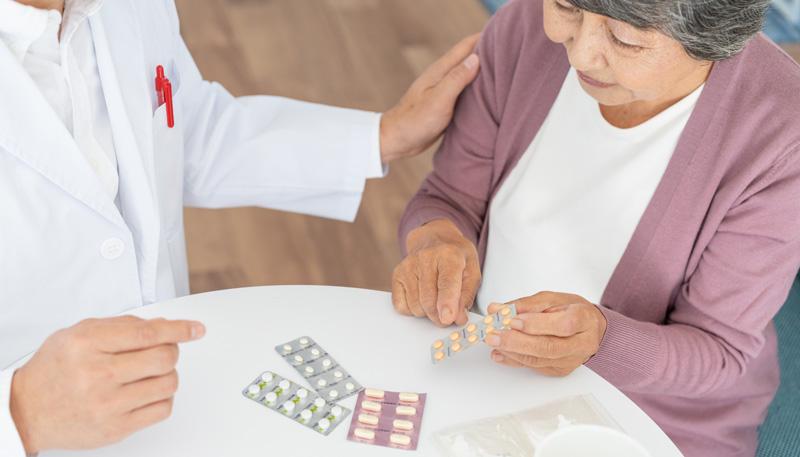 『高齢者薬物治療認定薬剤師』とは？役割や資格の取得方法を解説【薬剤師の資格入門】