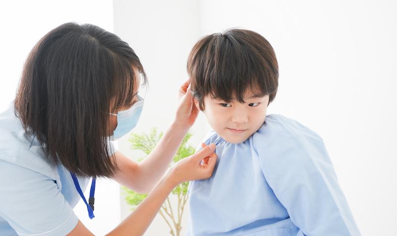 子どもの中耳炎と抗菌薬とは？薬の種類や飲み方の注意点も解説 