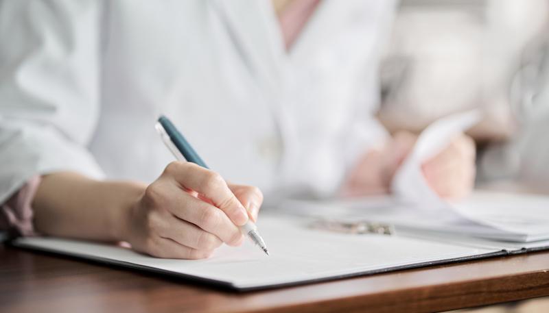 疑義照会の記録の書き方を解説!実際の事例と例文もご紹介