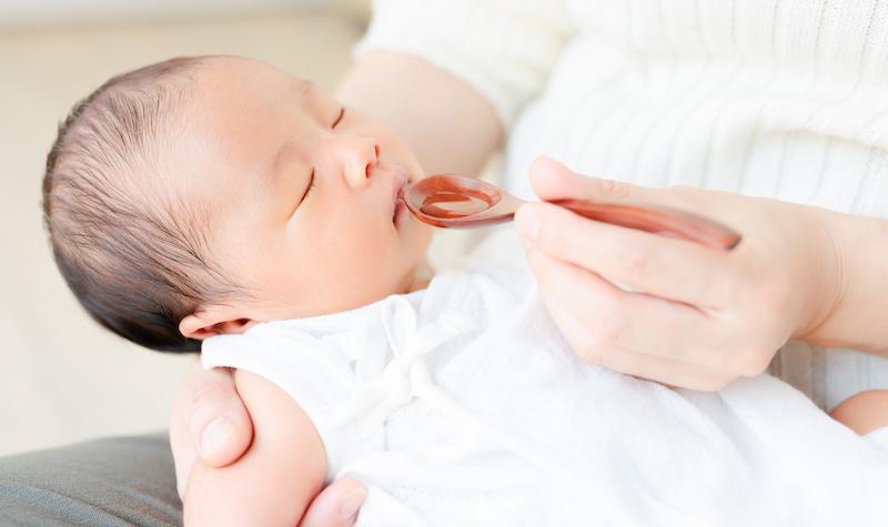 【飲み合わせ一覧表】小児の粉薬に合う飲食物の飲み合わせと粉薬の飲ませ方について