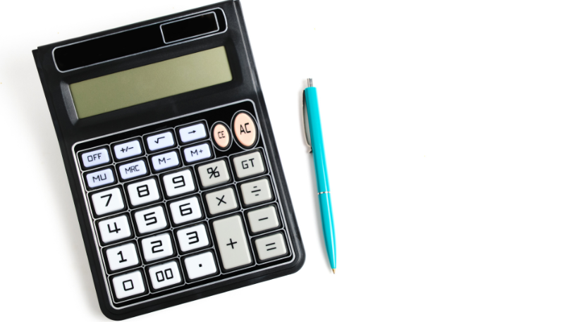 開業資金を計算するための電卓の写真