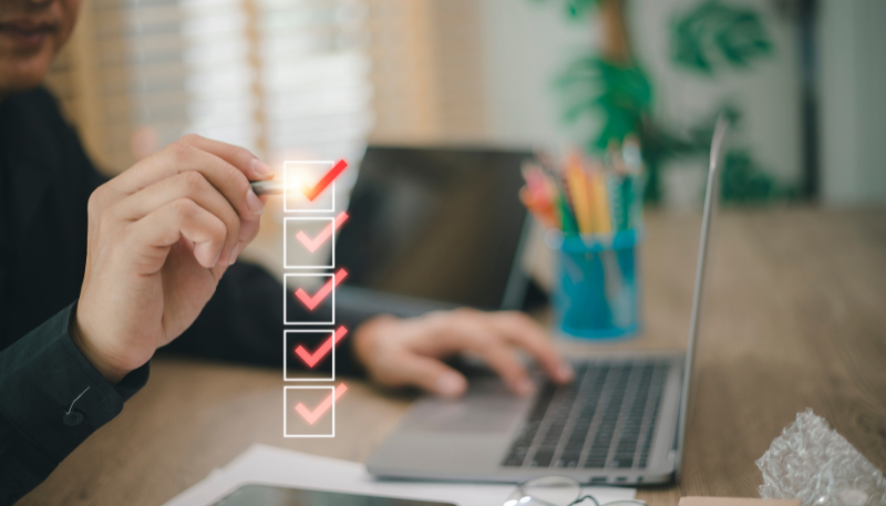 チェック項目にチェックを入れる手