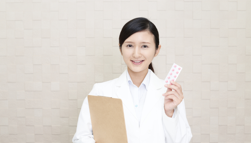 女性薬剤師の写真