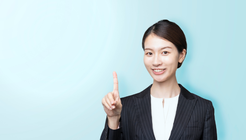 転職コンサルタントが転職時のポイントを解説している様子