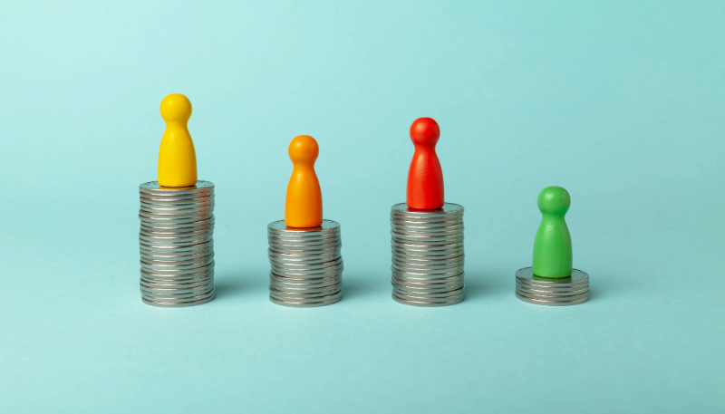 お金が積みあがった段が違う状態の比較図