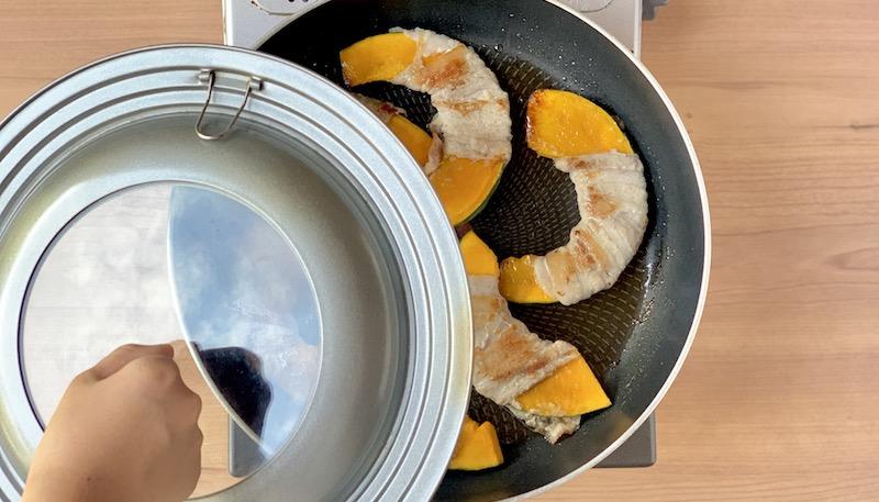 豚バラとかぼちゃの生姜肉巻き