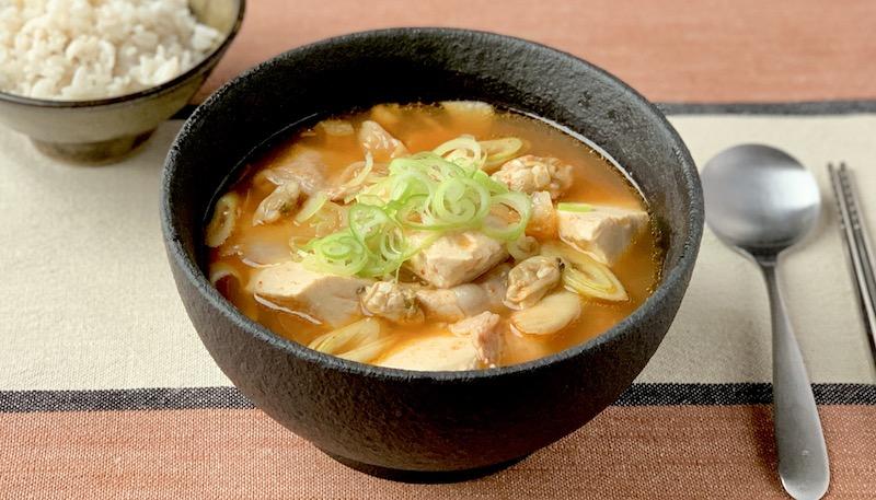 あさり缶と豚バラのレンジスンドゥブ