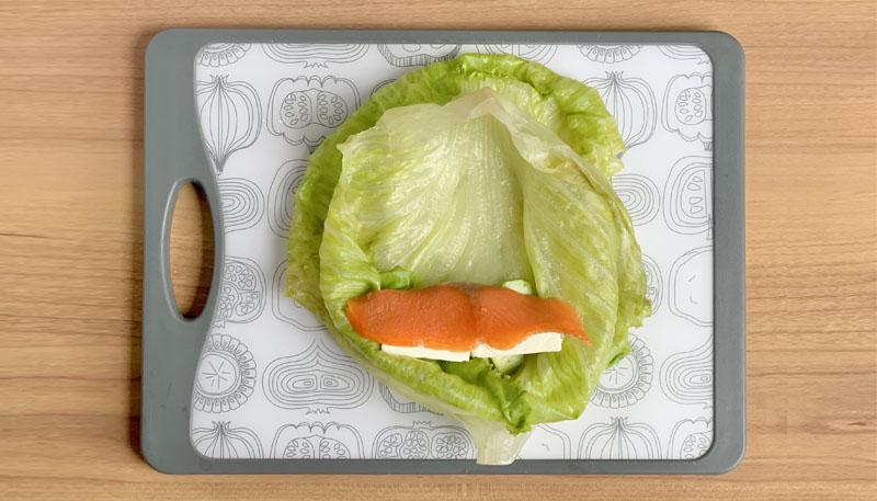 サーモンとレタスの生春巻き風