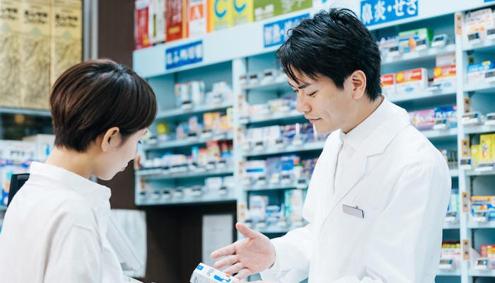 患者さまと向き合う薬剤師のイメージ