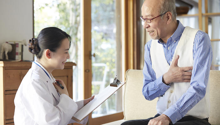 患者と向き合う薬剤師のイメージ