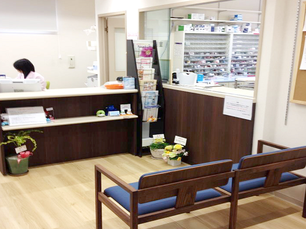 【京都市中京区】＜薬剤師様が働きやすい環境＞●過誤防止支援システムや全店電子薬歴の導入などでシステム面の充実！年間休日123日×リフレッシュ休暇あり◎