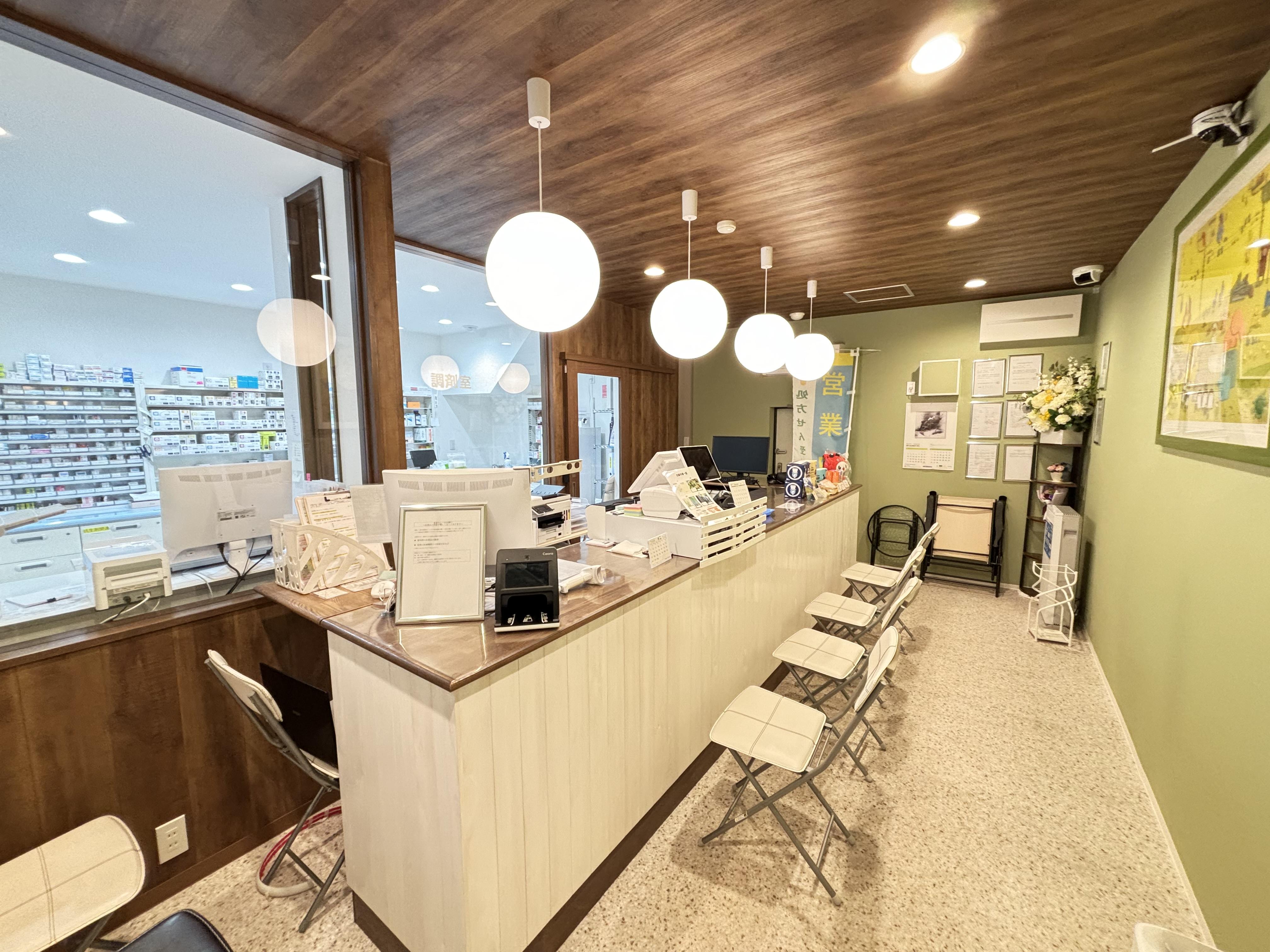 ※急募※【海老名市/厚木駅】≪年間休日125日・残業ほぼ無し！≫近年開局した綺麗な薬局で、管理薬剤師募集！